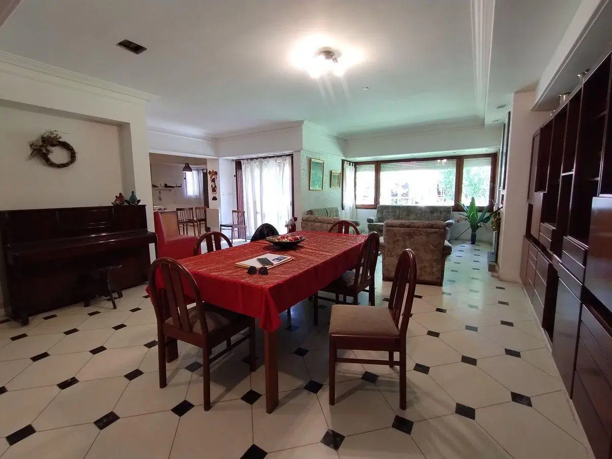 CASA 7 AMBIENTES EN VENTA PILETA COCHERA QUINCHO 5