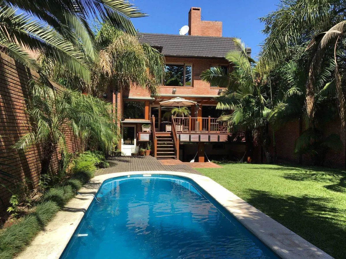 CASA 5 AMBIENTES EN VENTA BERNAL PISC/COCH/QUINCHO 5
