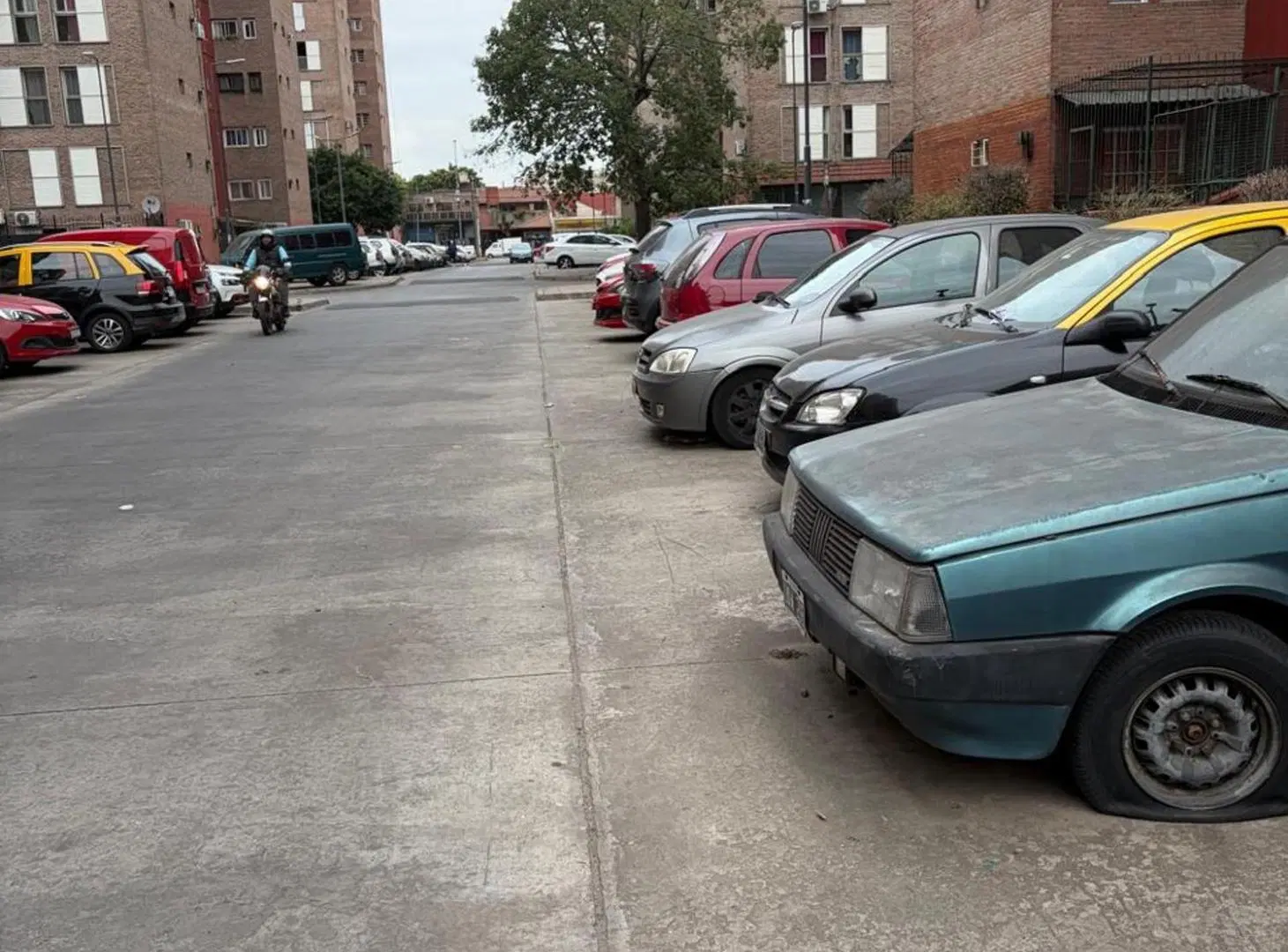Venta Dpto. 2 amb. c/jardín y cochera en Lugano 3