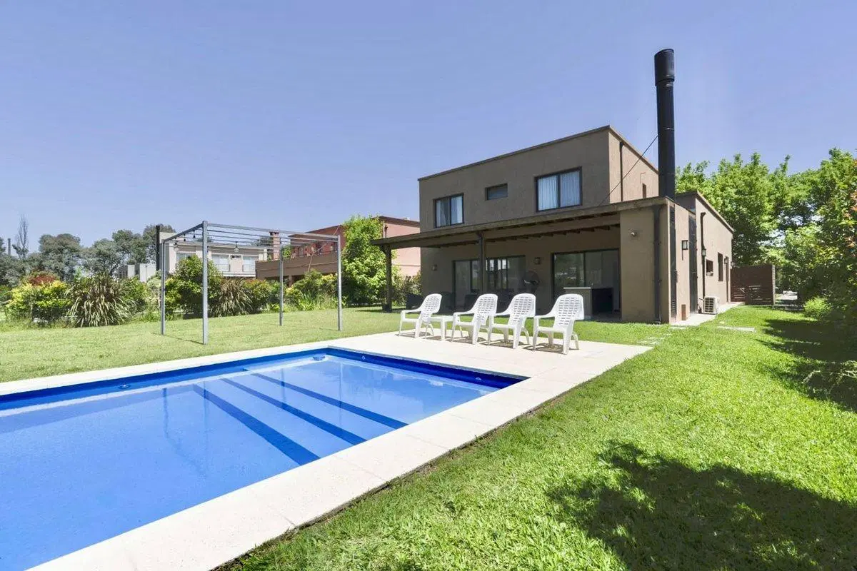 VENTA CASA 5 amb PILAR Bo.SAUSALITO PILETA 3