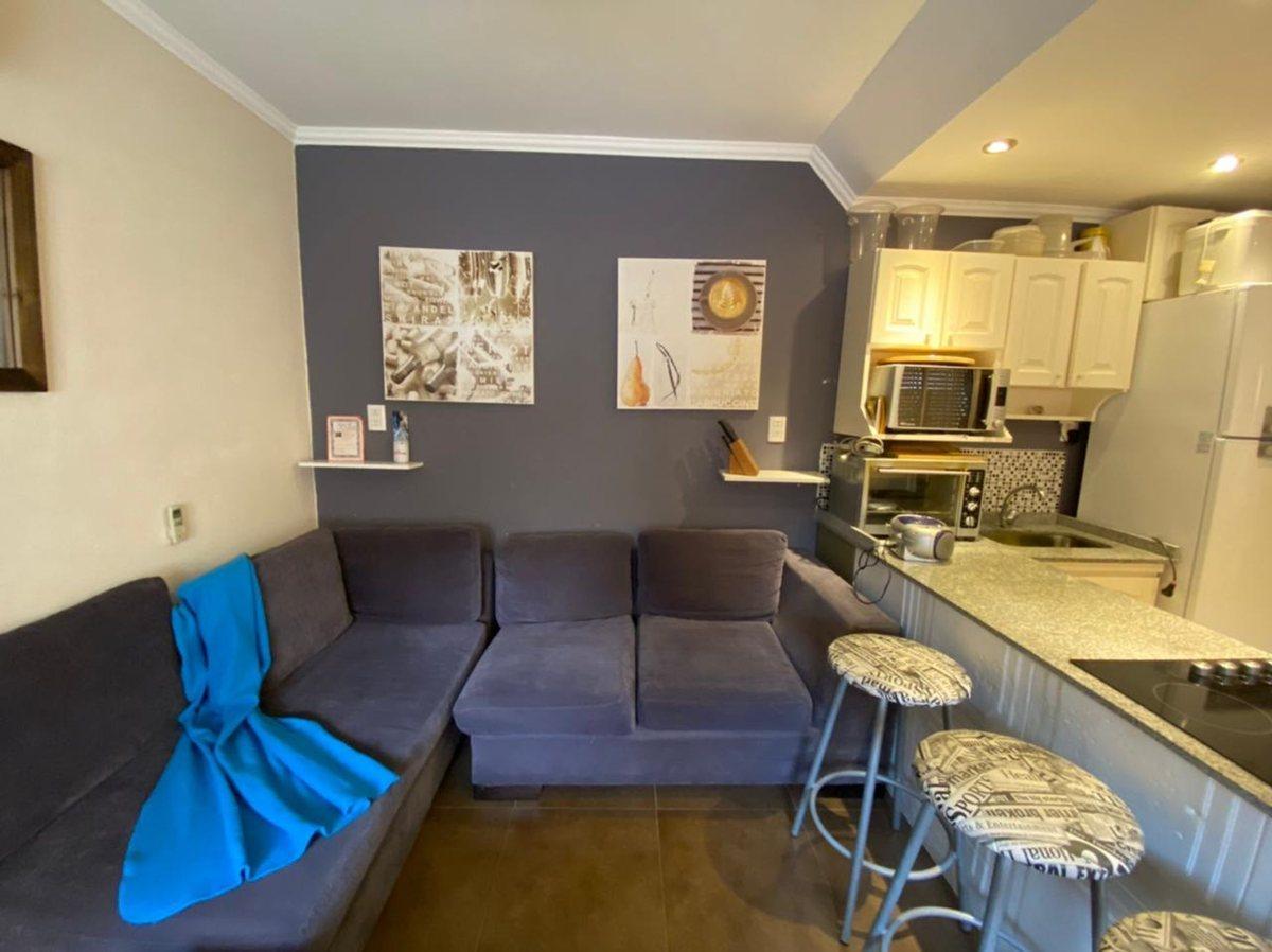 CASA PH 7 AMBIENTES VENTA CASEROS PATIO