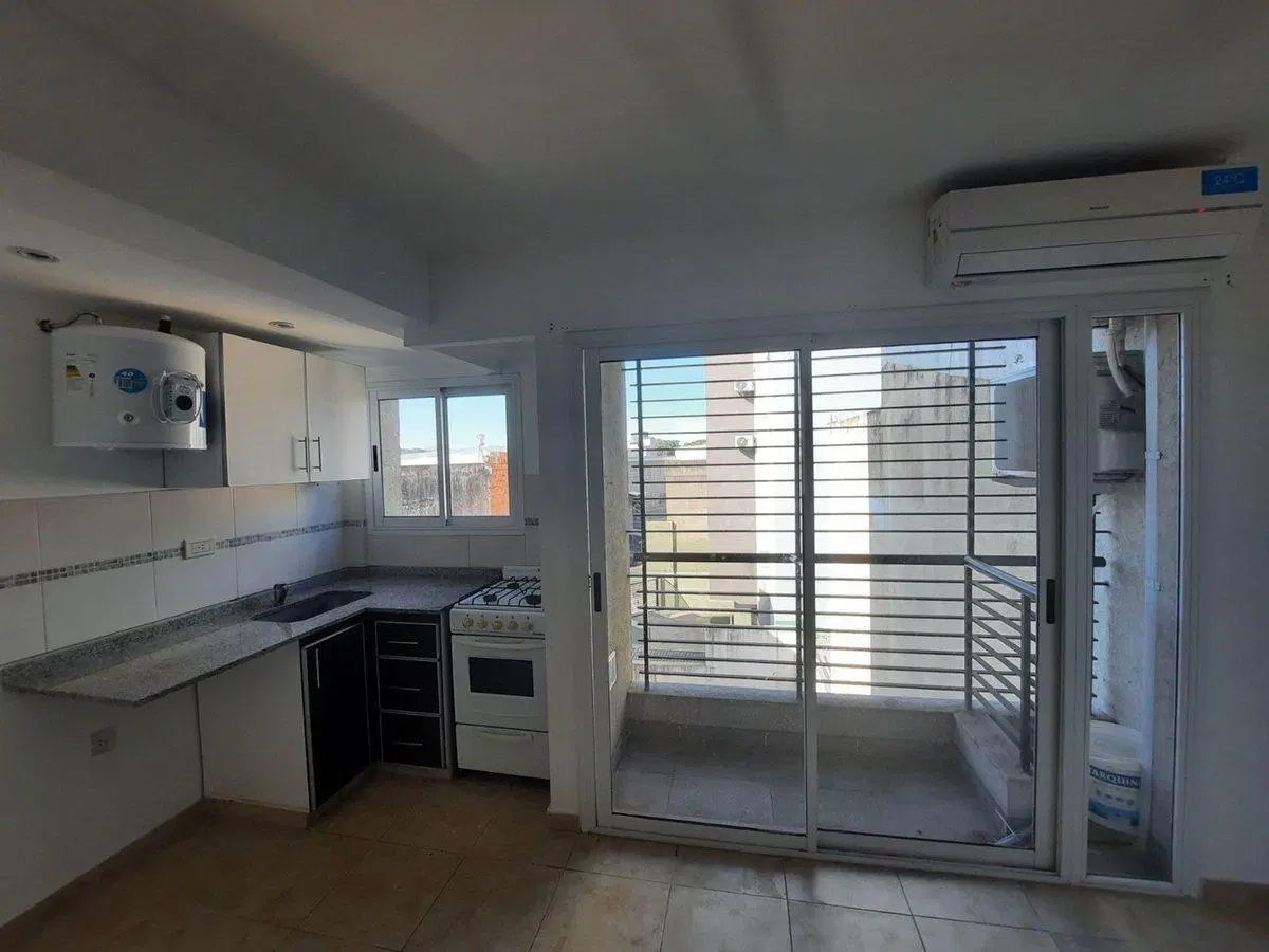Departamento 1 amb alquiler El Palomar balcón 4
