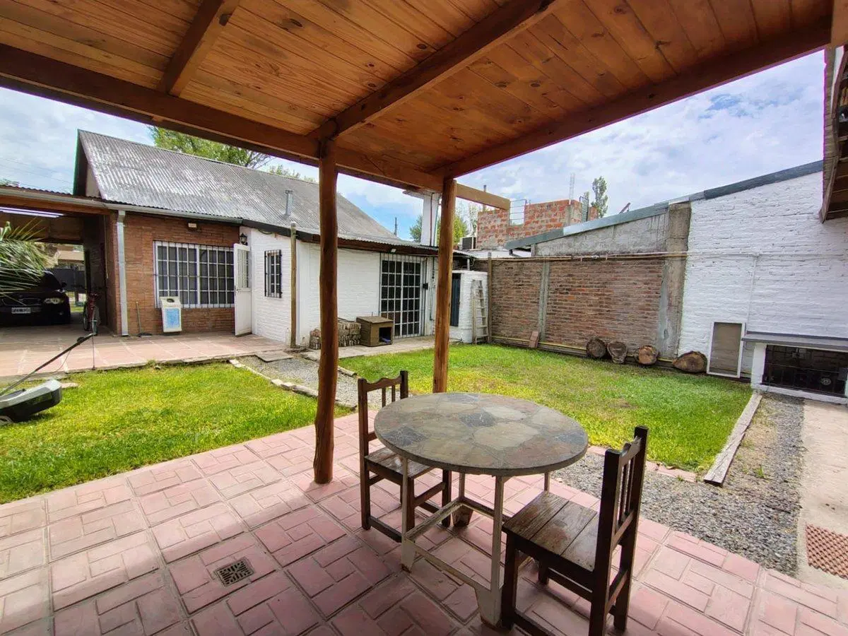 Venta casa V. Udaondo 4 amb acep.permuta camioneta 8