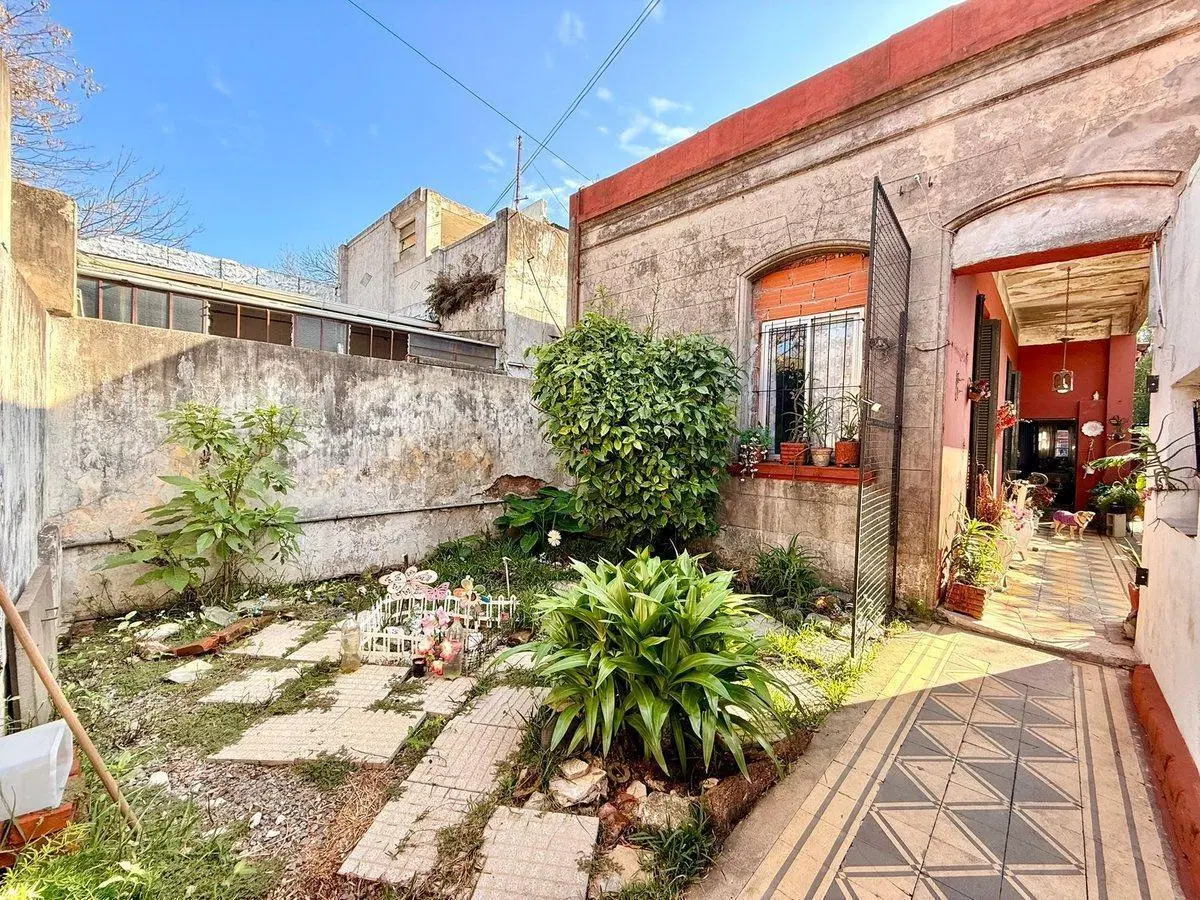 VENTA CASA A REFACCIONAR EN LOTE 329 M2 MATADEROS 4