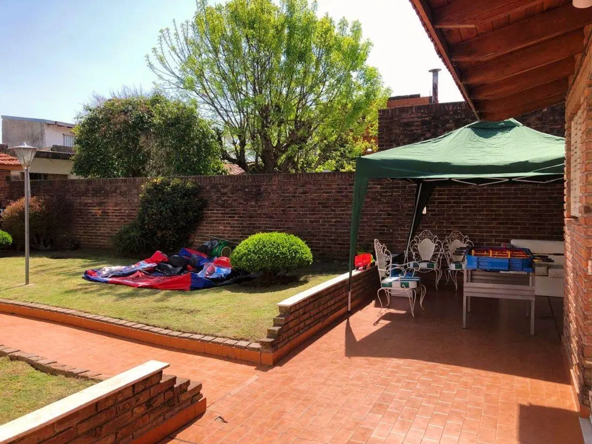 VENTA CASA 3 AMB QUILMES /Parque, Quincho, Cochera 4