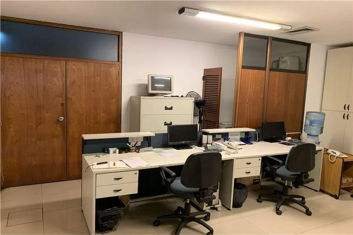 VENTA OFICINA MICROCENTRO C/COCHERA 5