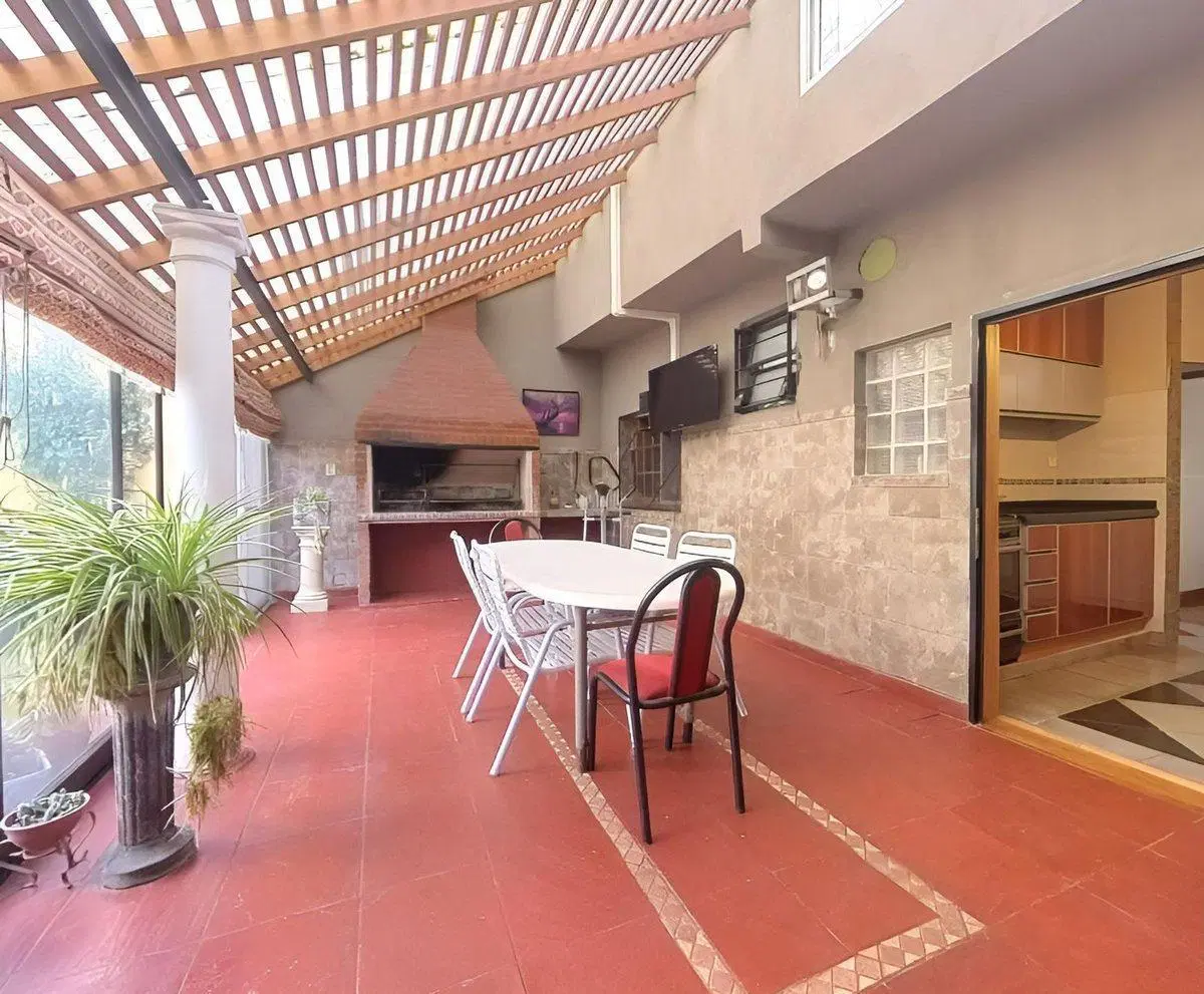 Venta de casa en Hurlingham 4 amb 3 baños, quincho 2
