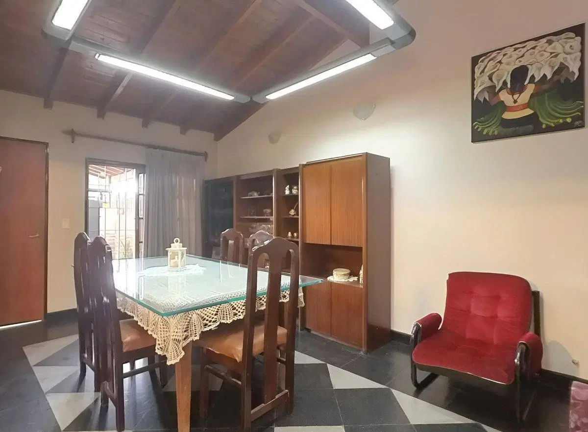 Venta de casa en Hurlingham 4 amb 3 baños, quincho 5