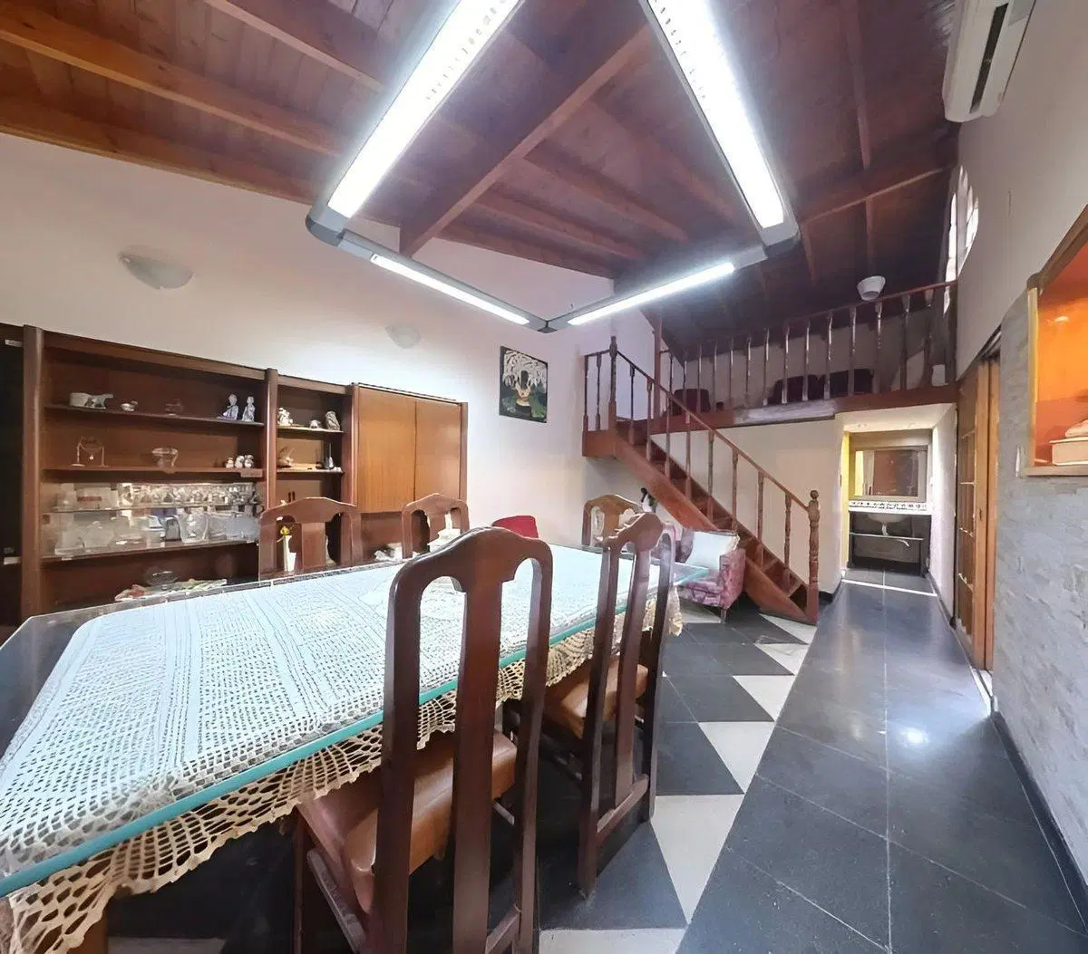 Venta de casa en Hurlingham 4 amb 3 baños, quincho 8