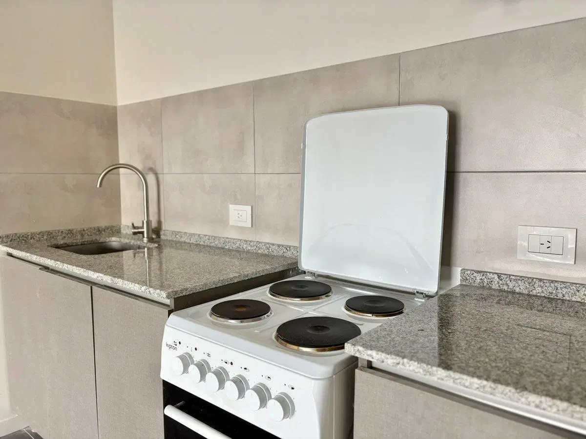 VENTA MONOAMBIENTE P. PATRICIOS BALCÓN FRENTE 5