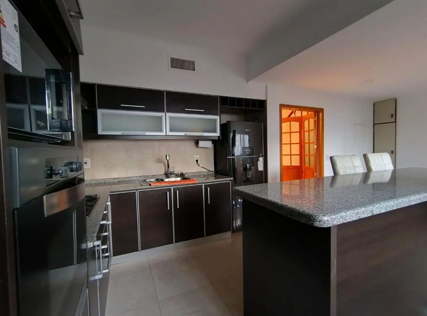 CASA 6 AMBIENTES VILLA LUZURIAGA PILETA COCHERAS 4