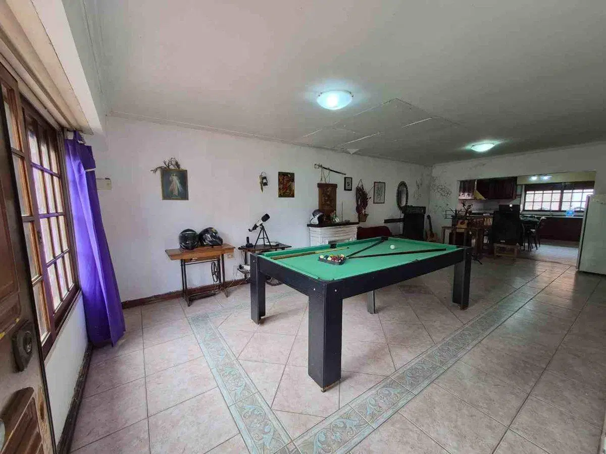 CASA- LOTE PROPIO- 2 VIVIENDAS- GARAGE- BANFIELD 2