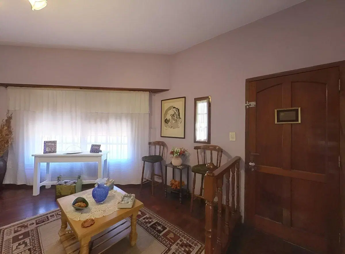 Venta casa 3 ambientes Remedios de Escalada terraz 2
