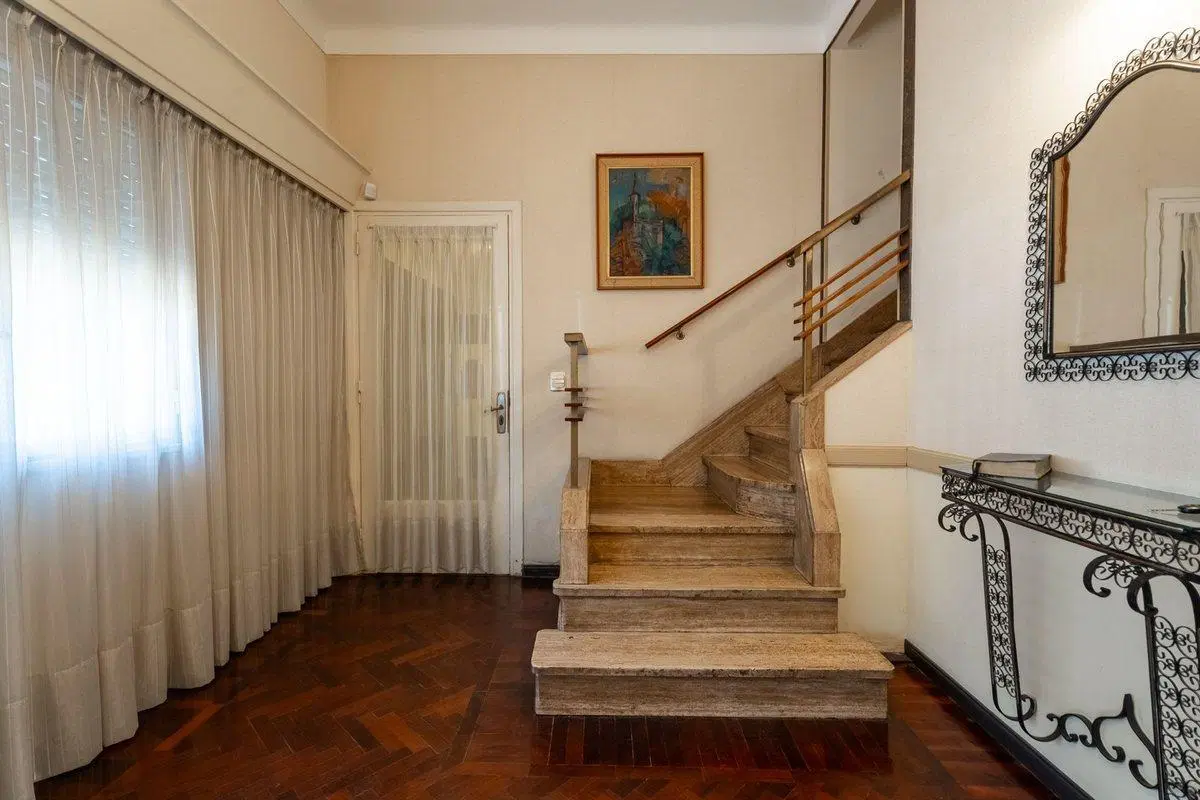 CASA 6 / 7 AMB. COCHERA QUINCHO Venta Floresta 2