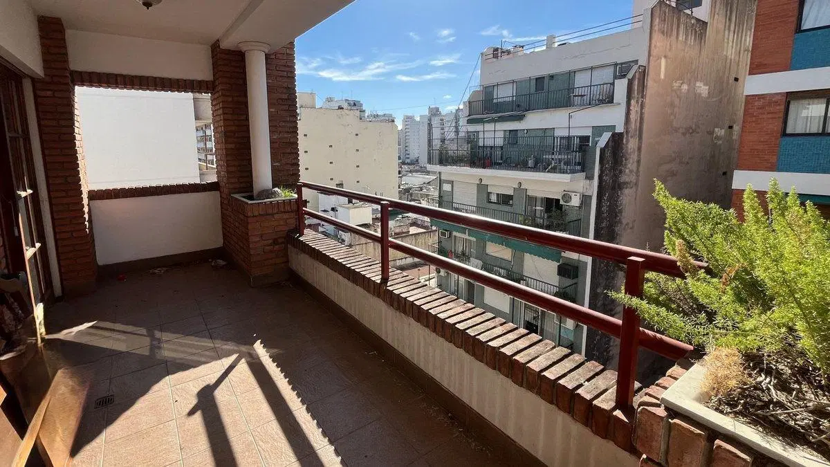 DEPARTAMENTO 3 AMBIENTES C/BALCON+COCHERA-TODO LUZ 2