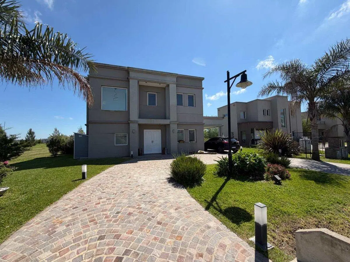 Venta Casa 4 amb, pileta, jardín, Haras del Sur 3 2