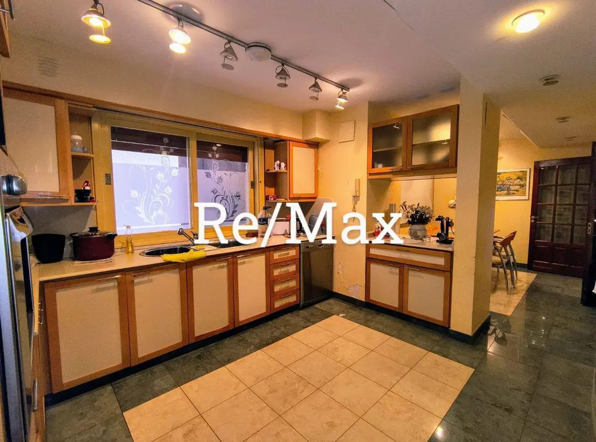 DEPARTAMENTO 5 AMBIENTES RAMOS MEJIA 243M2 COCHERA 5