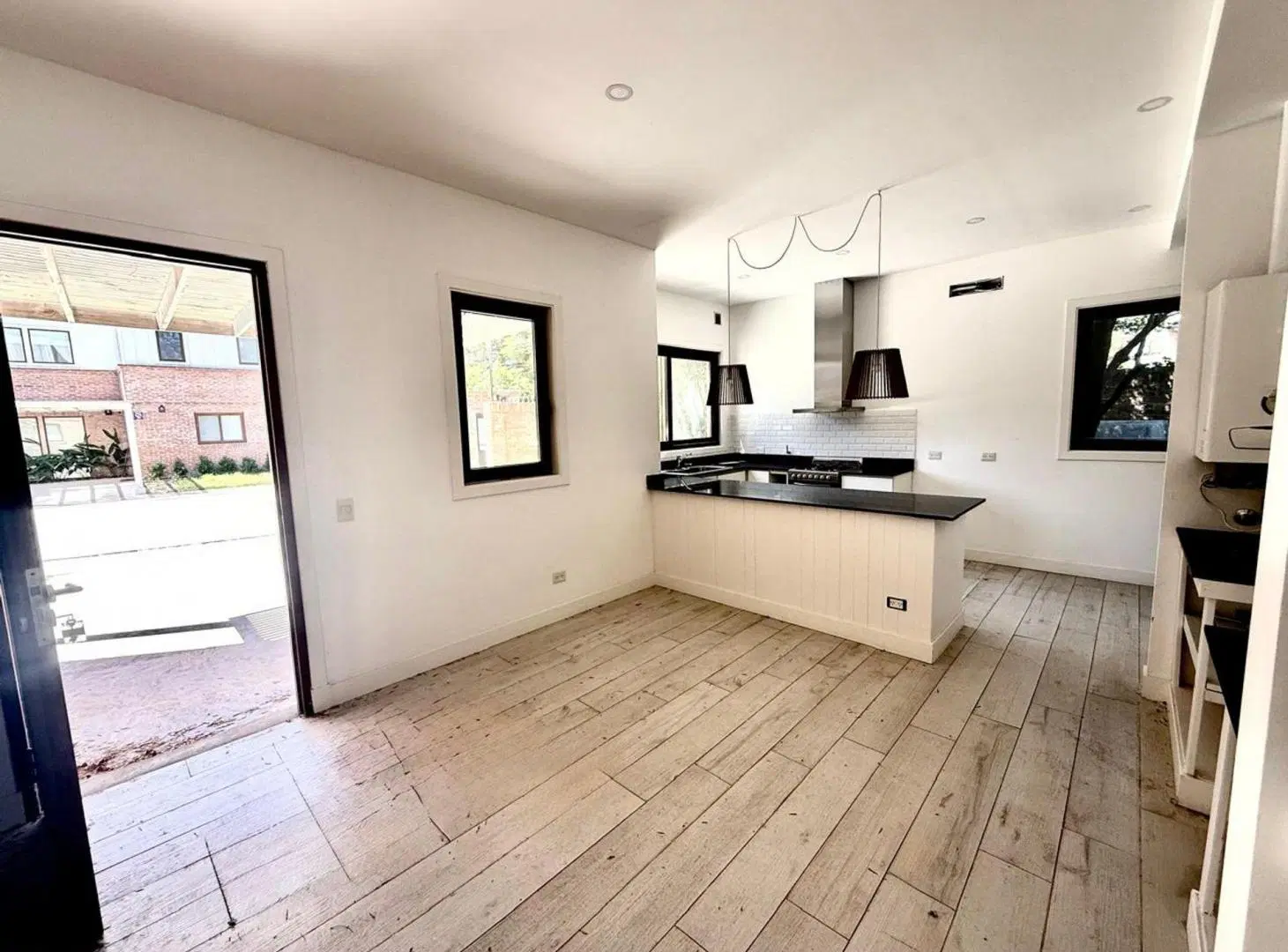 VENTA CASA 4 AMB EN LA BLANQUEADA C PATIO GARAGE 2