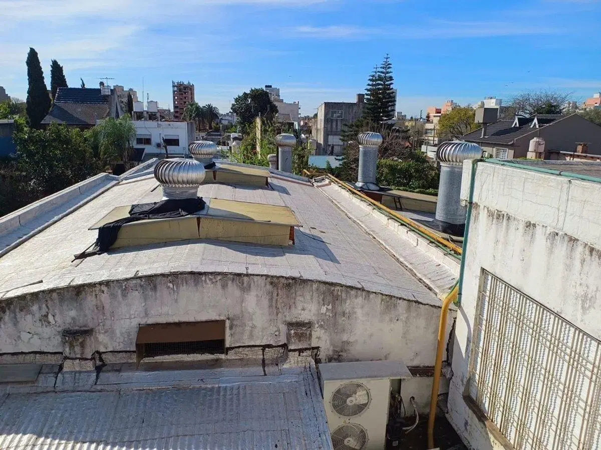 GALPON EN VENTA 1350 METROS OFICINAS HAEDO 2