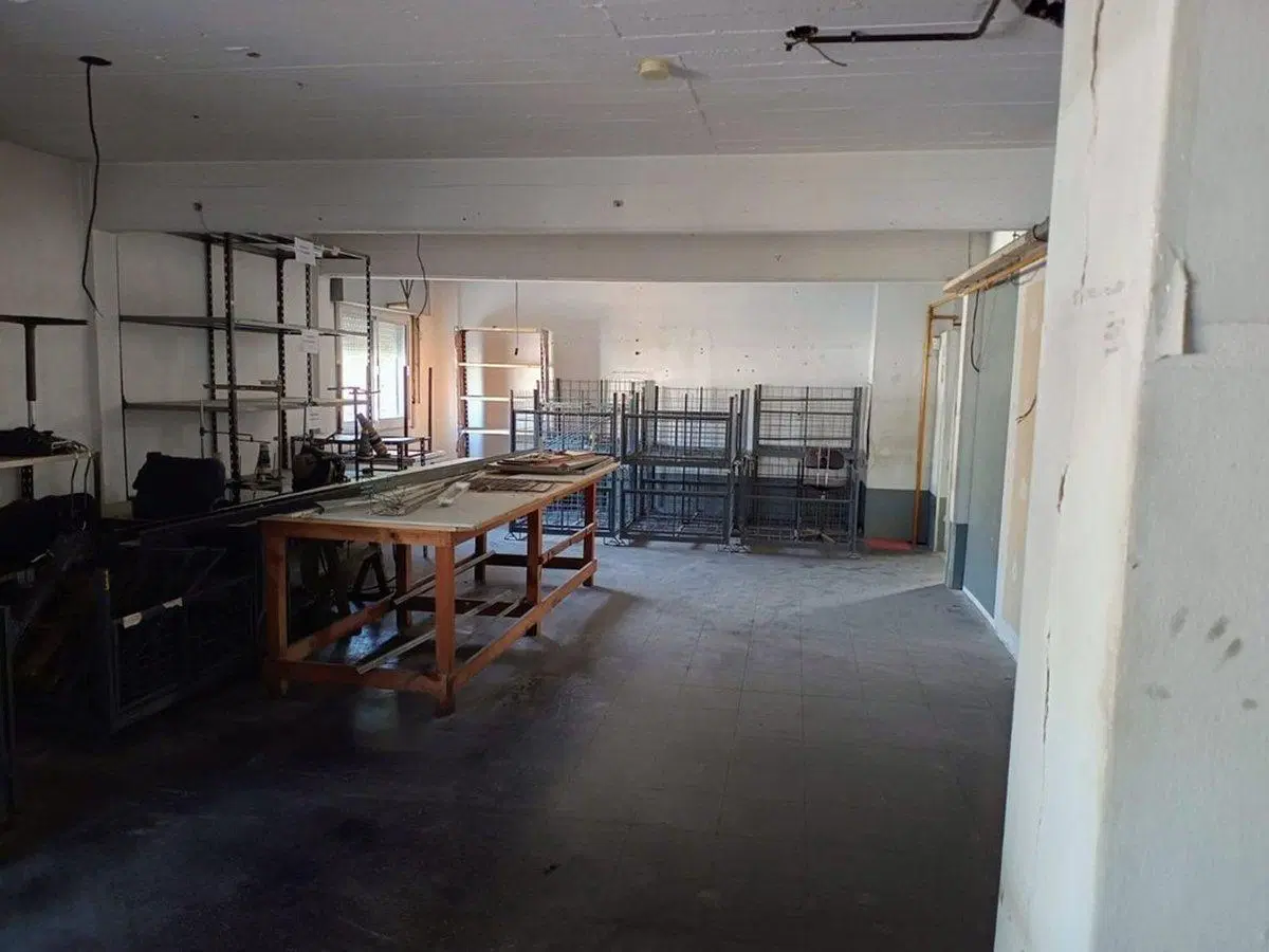 GALPON EN VENTA 1350 METROS OFICINAS HAEDO 4