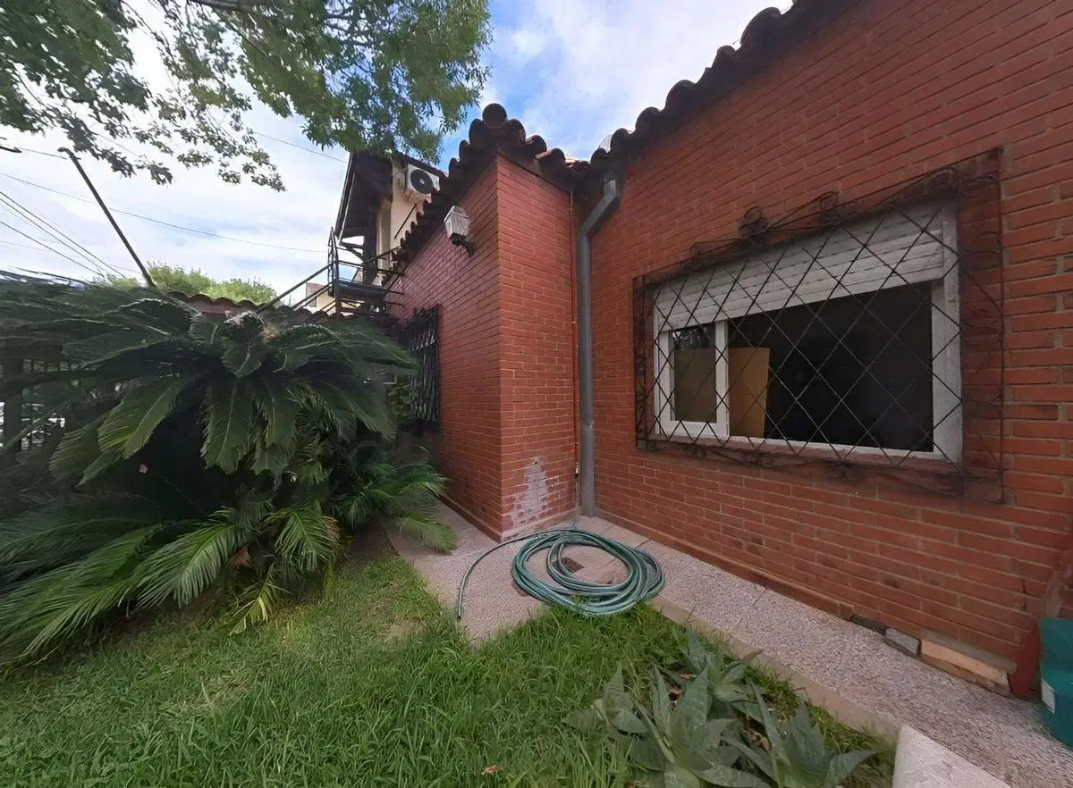 Casa de 4 ambientes + departamento Venta Ituzaingo 5