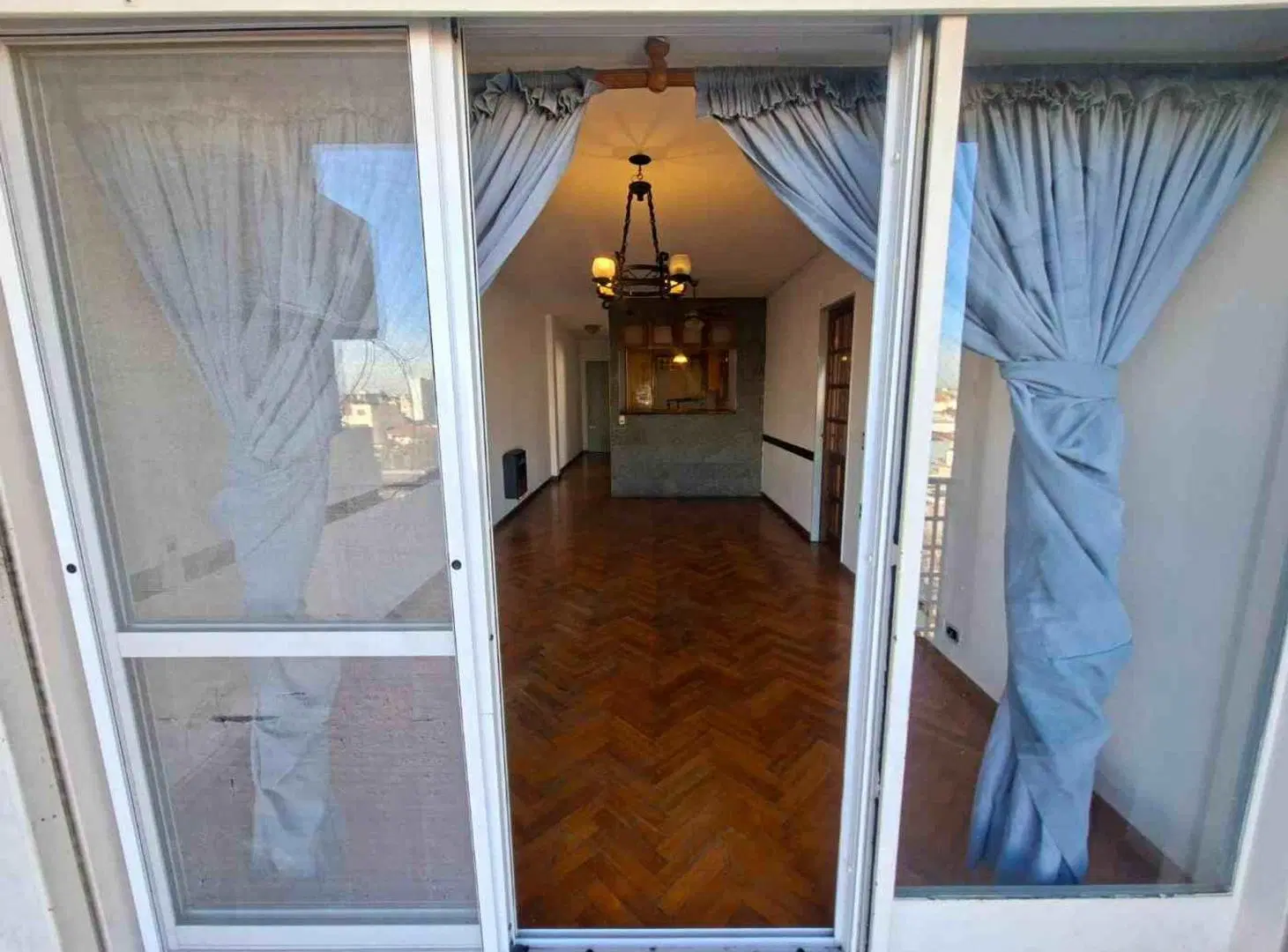 Venta depto 4 amb c/balcón en Av. Mitre Avellaneda 8