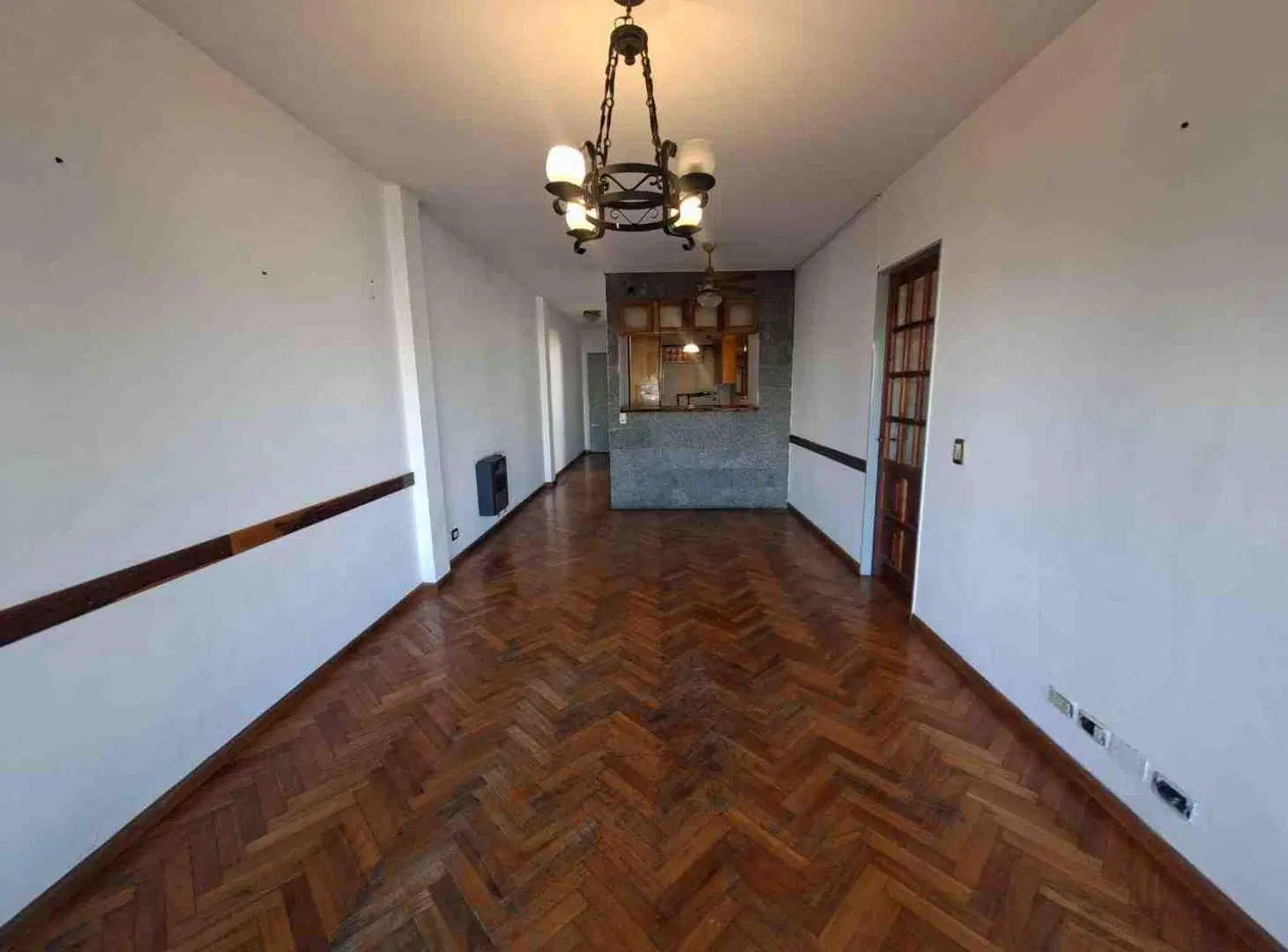 Venta depto 4 amb c/balcón en Av. Mitre Avellaneda 4