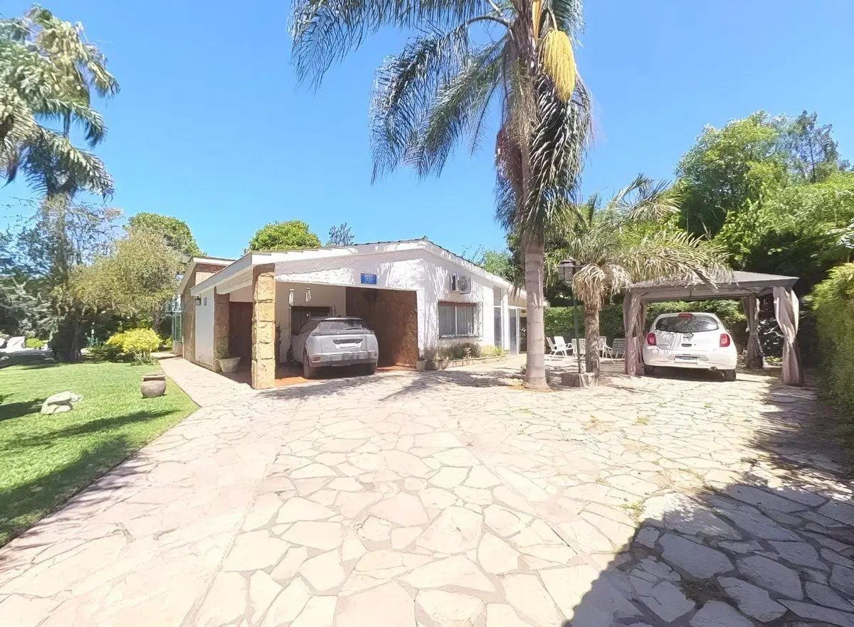 Venta casa quinta Francisco Alvarez parque pileta. 2