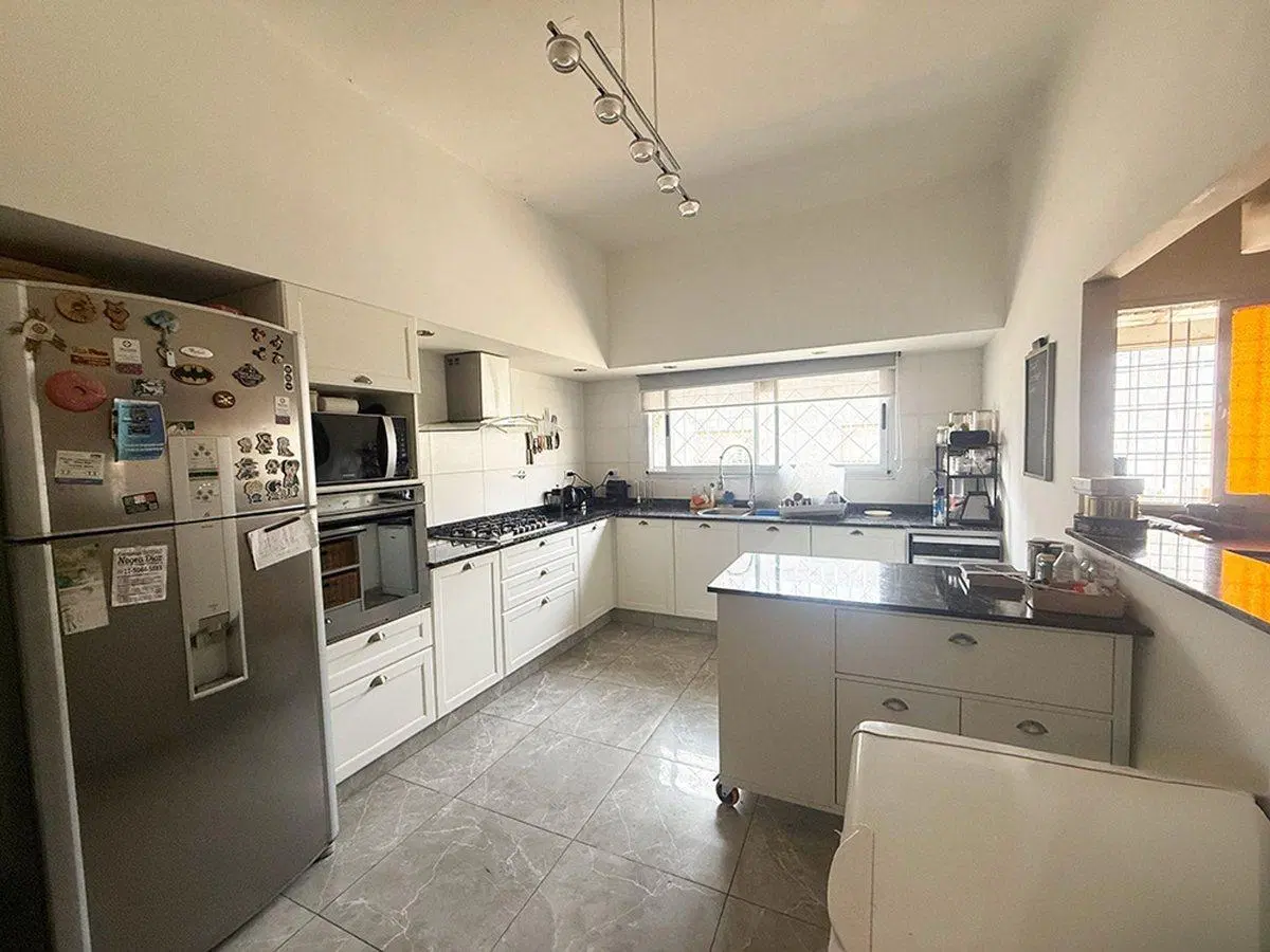 CASA EN VENTA RECICLADA A NVA SARANDI AVELLANEDA 2