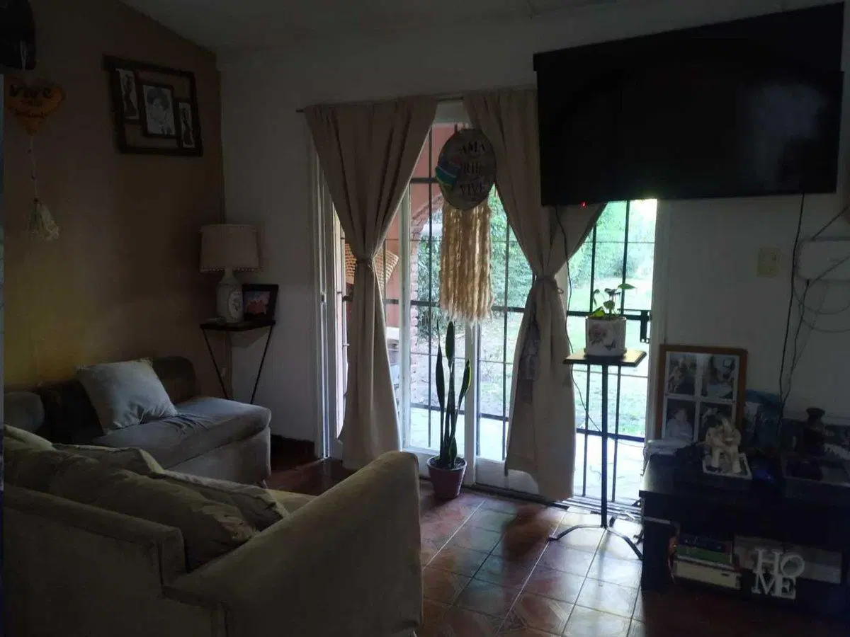 Venta de casa quinta 1200m en Las Casuarinas Lujan 2