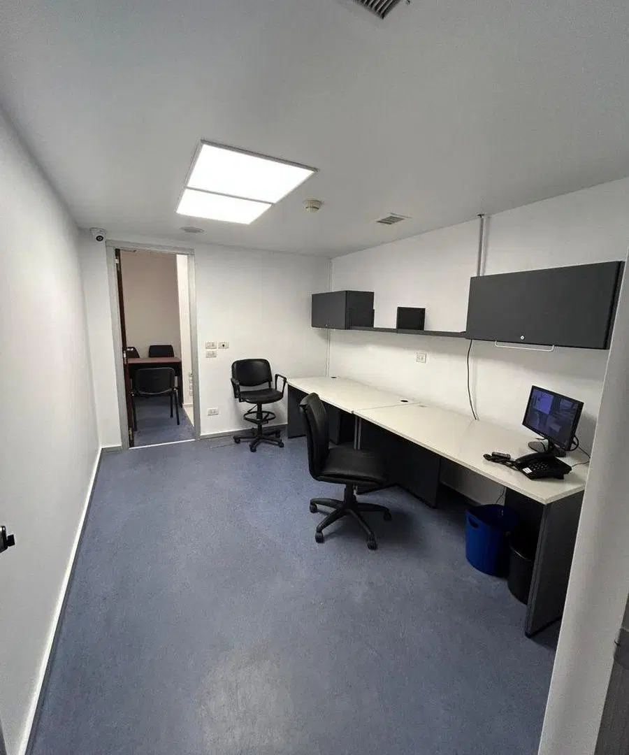 Oficina PREMIUM-Venta-2 Cocheras, Impecable-Centro 4