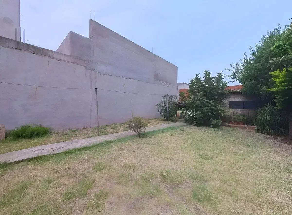 Venta Lomas del Mirador 6 amb. casa + departamento 4