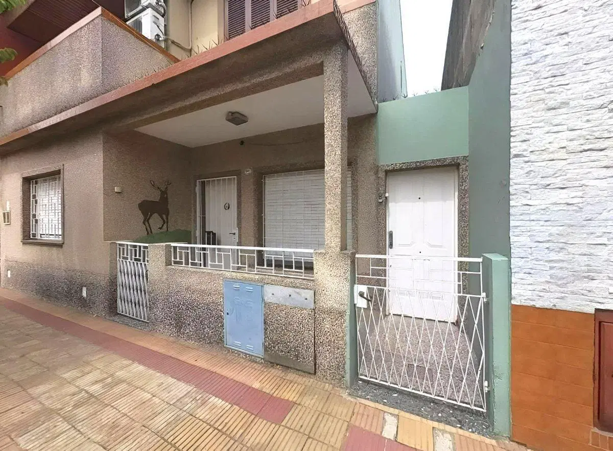 Venta Lomas del Mirador 6 amb. casa + departamento 2