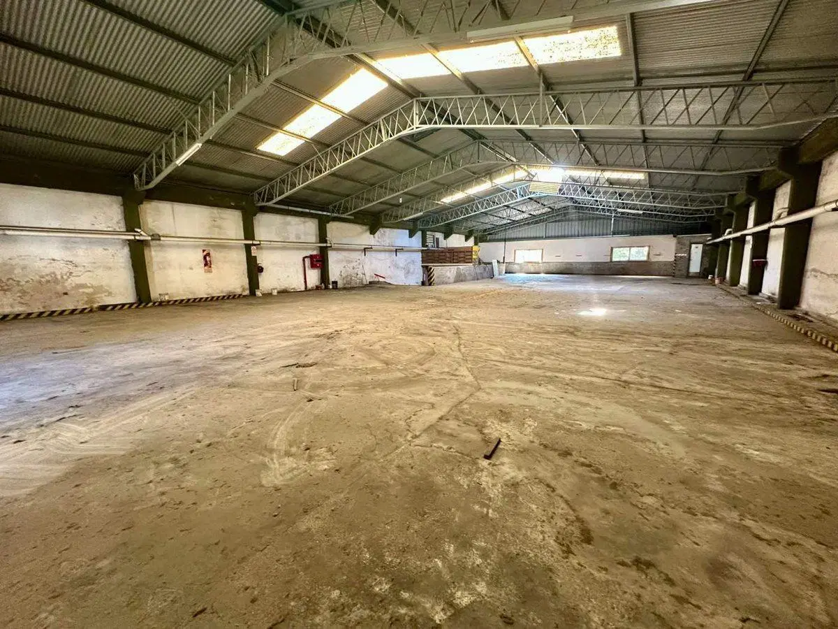VENTA COCHERAS / DEPOSITO / GALPON  LA BOCA 962 M2 2