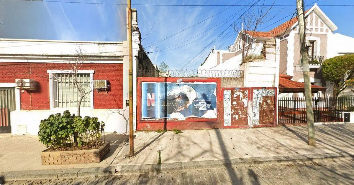 LOTE EN VENTA 1281 M2 VENDIBLES EN FLORES 5
