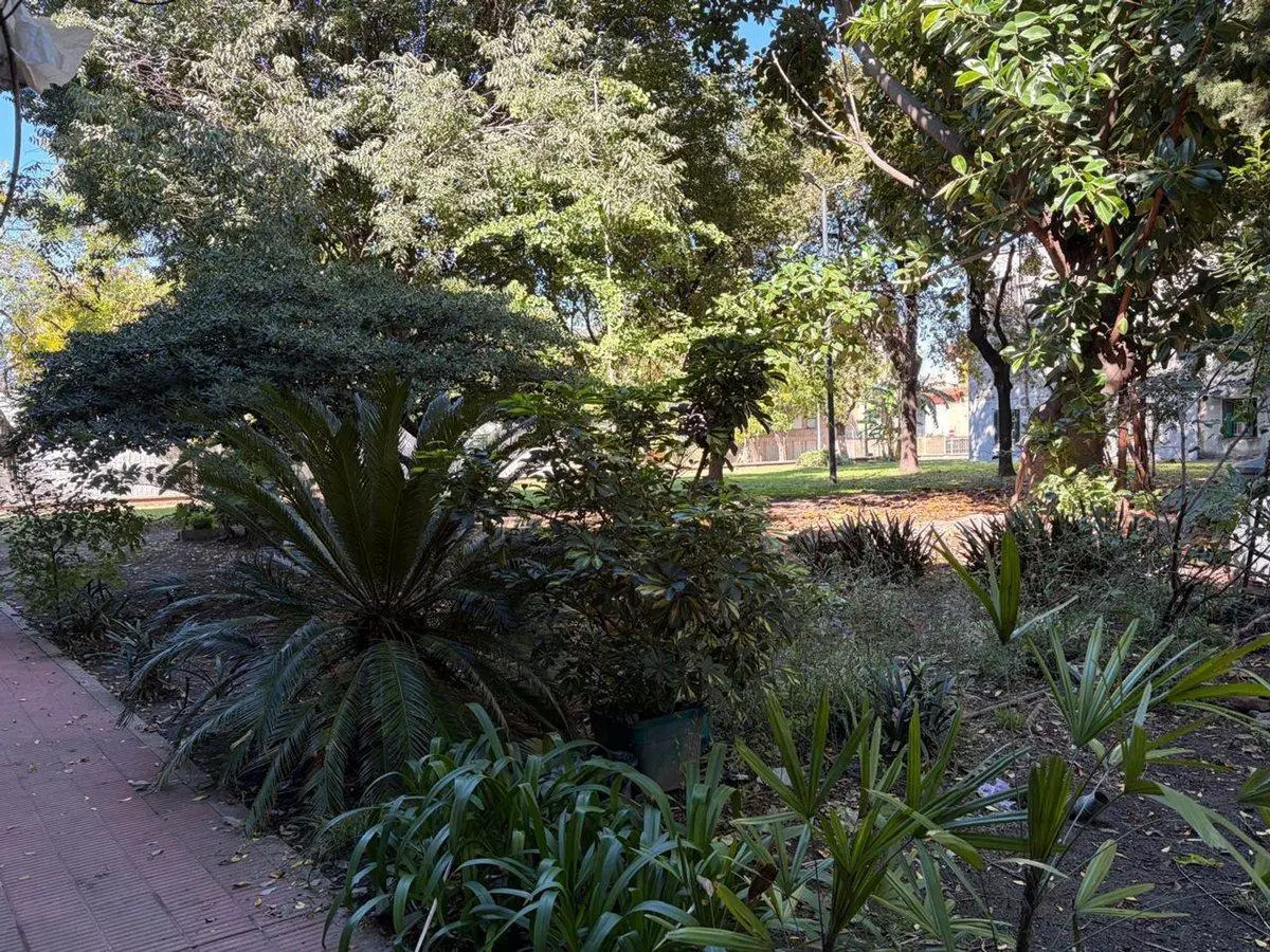 Venta 3 amb. tipo PH c/jardin/cochera en Flores 5
