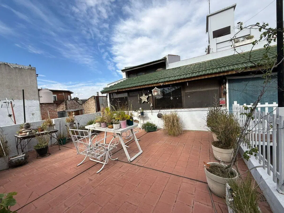 CASA 5 AMB VILLA MADERO MAS  GALPON Y COCHERA 4