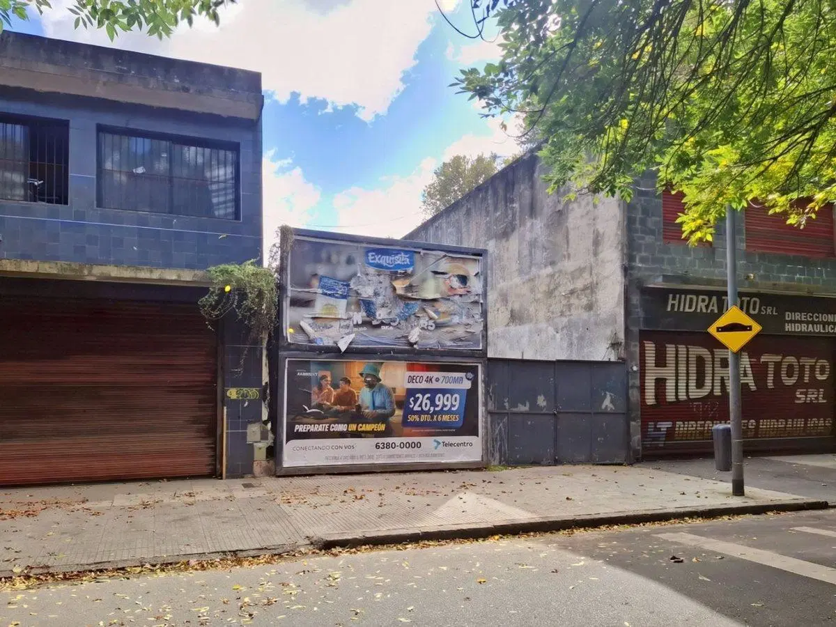VENTA LOTE Galpón 8,66 x 26,33 = 228 m² CHACARITA 5