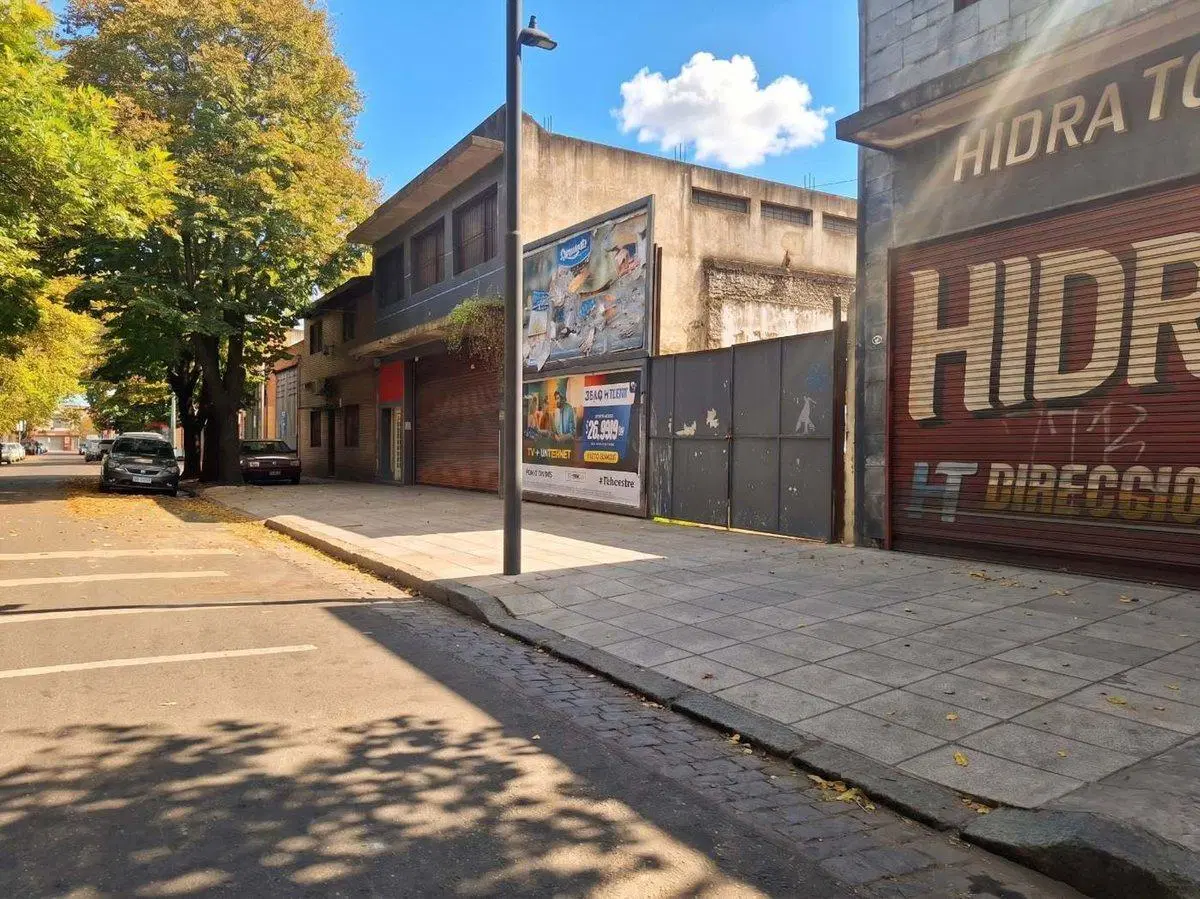VENTA LOTE Galpón 8,66 x 26,33 = 228 m² CHACARITA 4