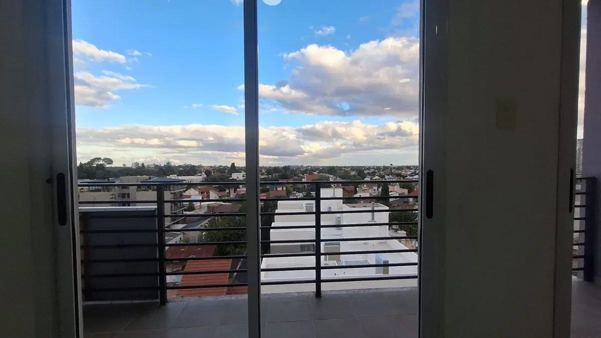 VENTA DEPTO 4 AMB,WILDE,AVELLANEDA BALCON, COCHERA 4