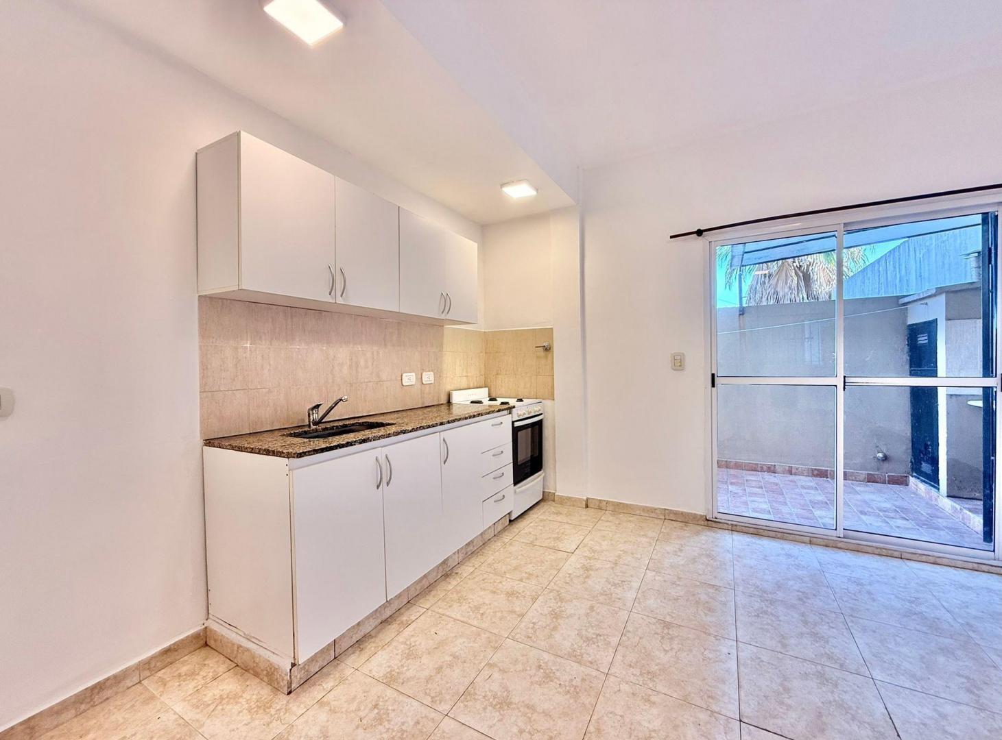 Foto de VENTA DUPLEX 4 AMB CON PATIO B° MARINA - LUZURIAGA, imagen 4