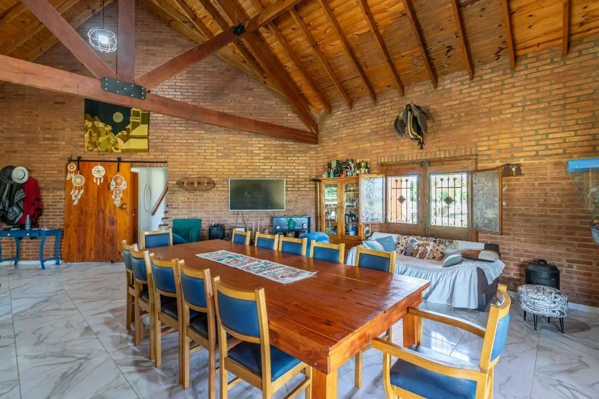 VENTA- 5 AMBIENTES- 1 Ha- PISCINA- LA MACARENA 4