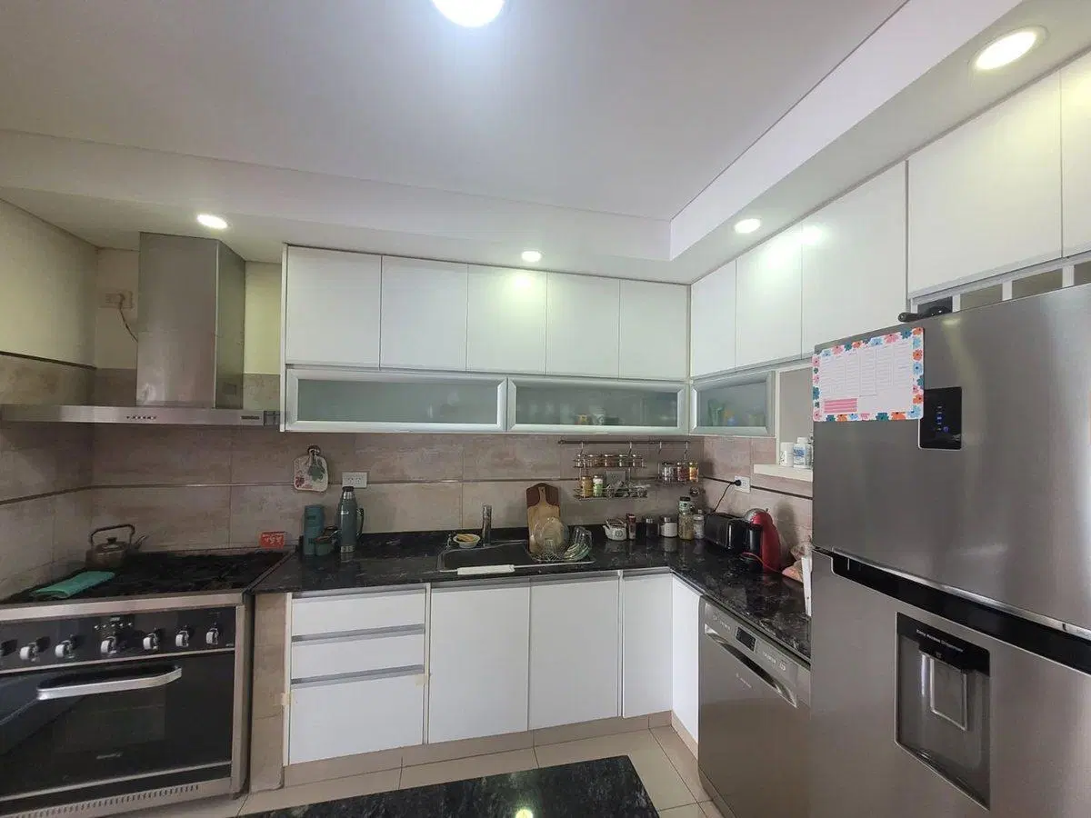 CASA 4 AMB. VENTA  SAN JUSTO CON  COCHERA PILETA 5