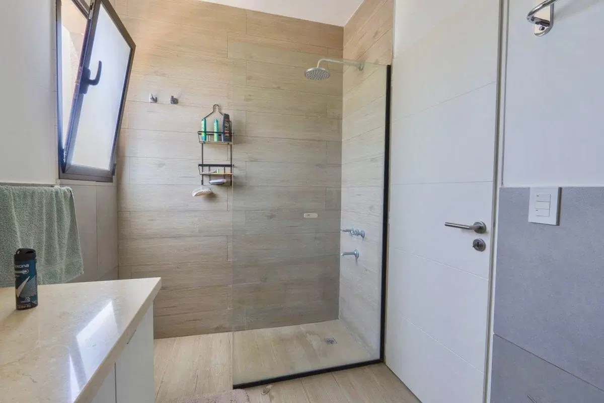 VENTA CASA 5 amb PILAR Bo.SAUSALITO PILETA 8