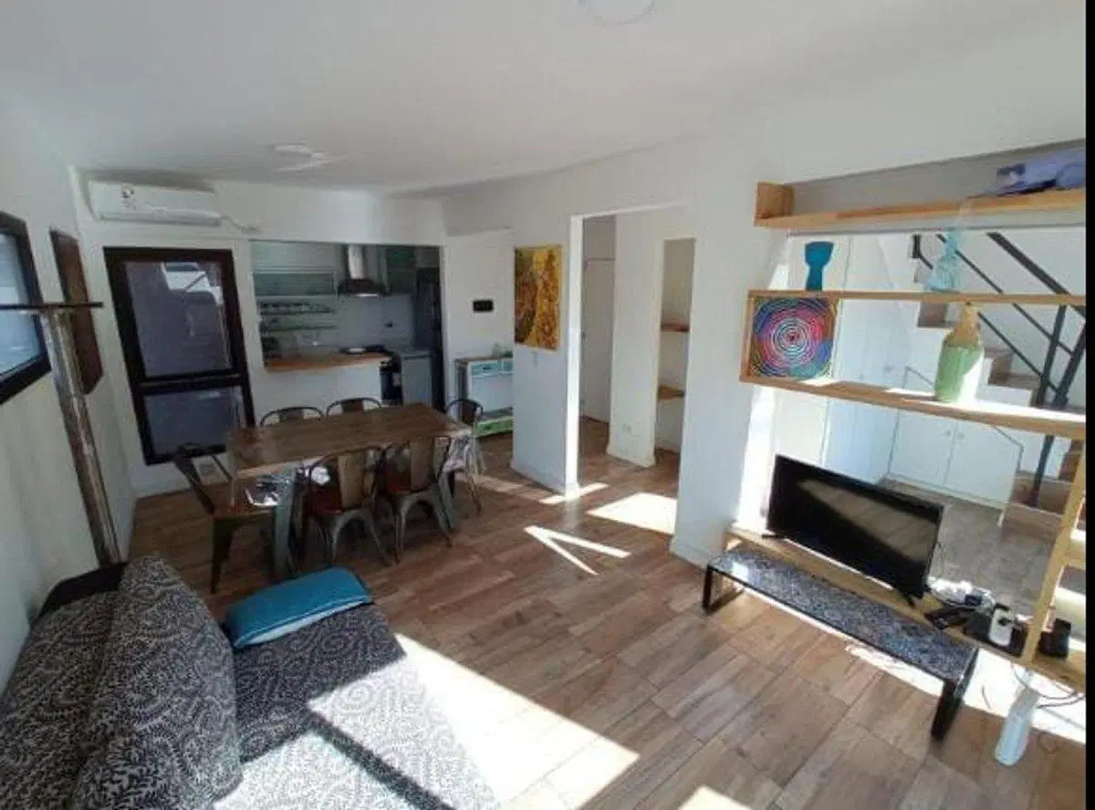 Dúplex con balcón terraza cochera y baulera 2