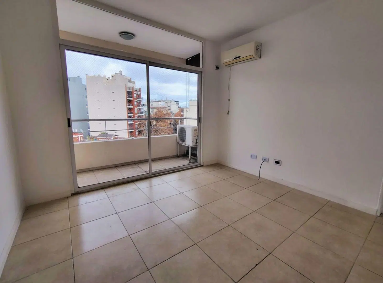 VENTA MONOAMBIENTE AL FRENTE PATERNAL 5
