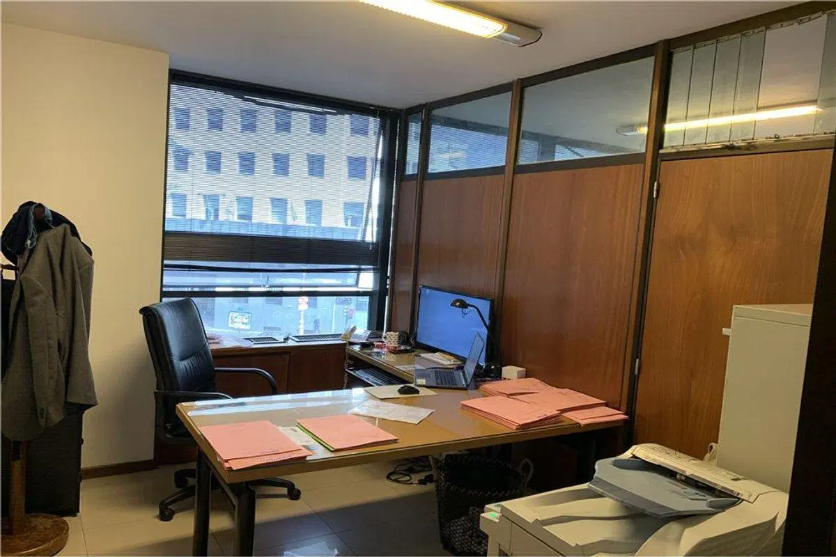 VENTA OFICINA MICROCENTRO C/COCHERA 7