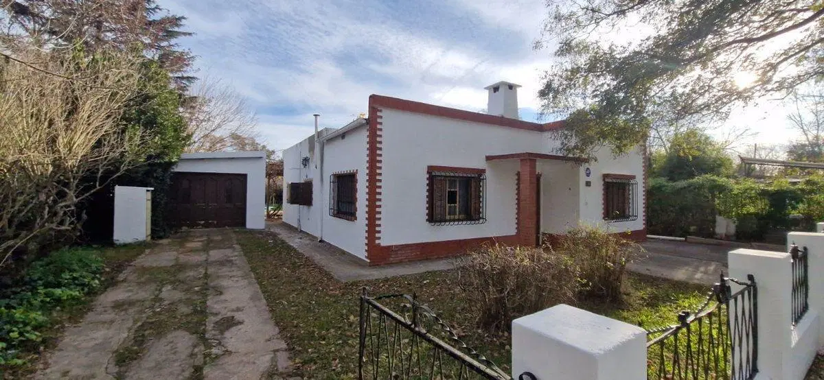 VENTA CASA C/ PILETA QUINCHO C SPEGAZZINI  EZEIZA 3
