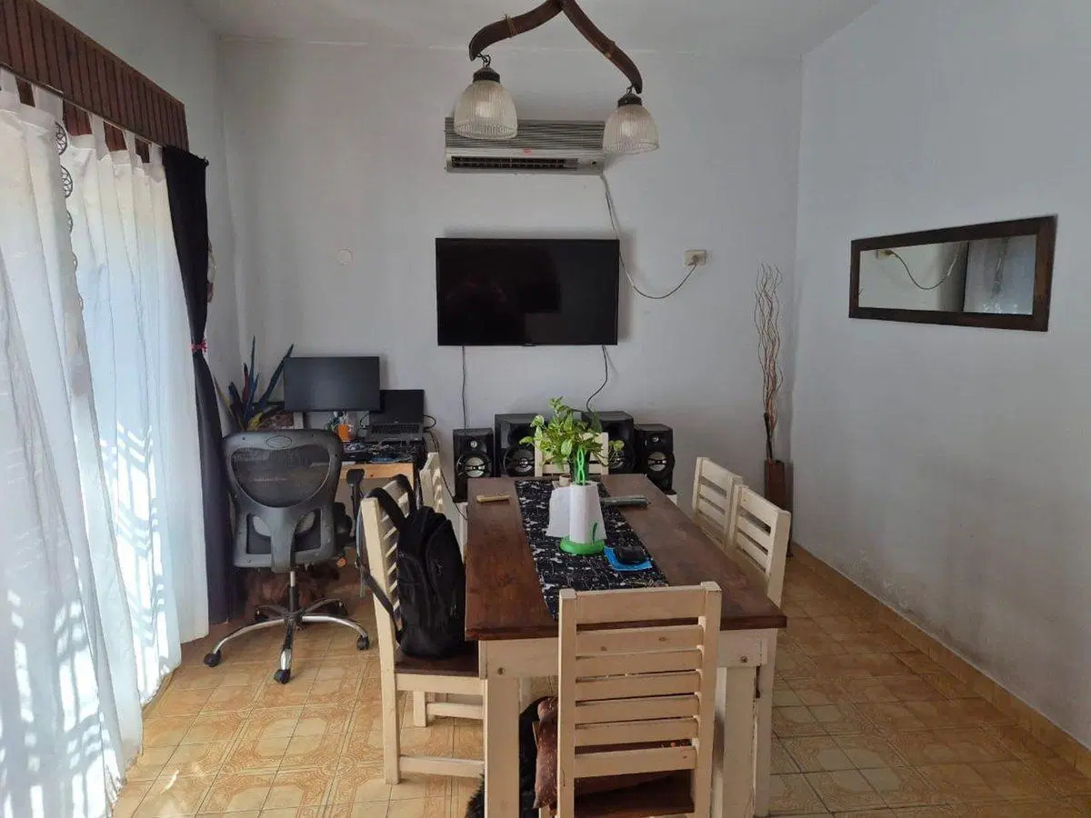 CASA 3 AMBIENTES VENTA J. L. SUÁREZ JARDÍN COCHERA 3