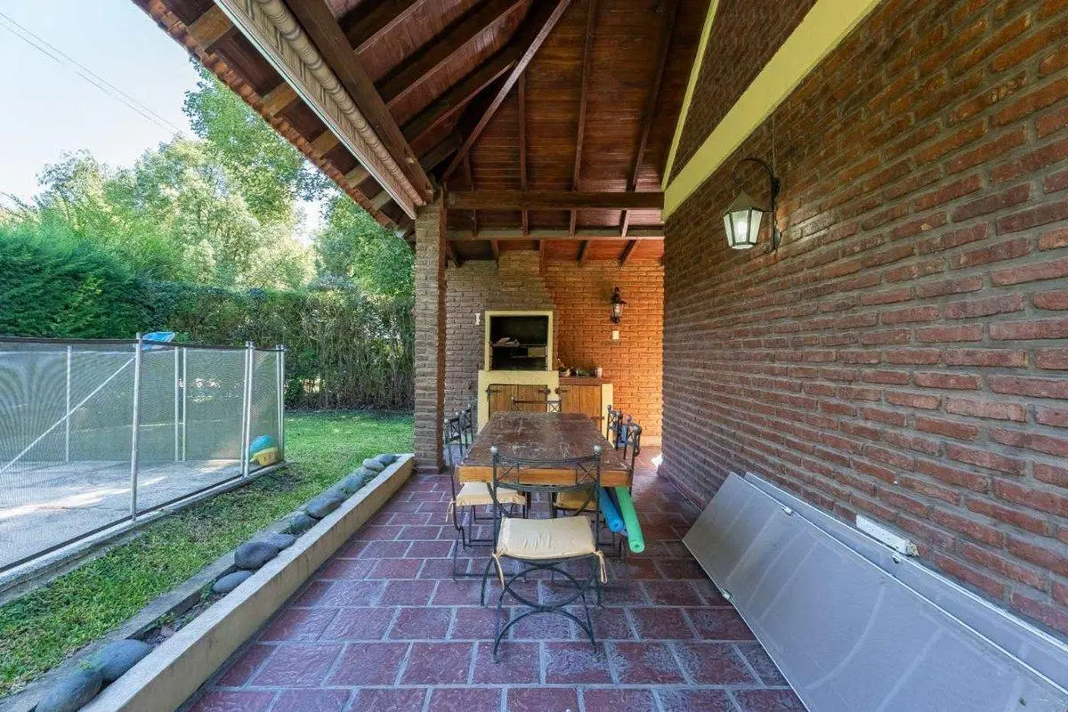 VENTA CASA 4 AMB CLUB PRIV LOMA VERDE ESCOBAR 8